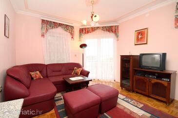 Lejligheder med pool egnet til familier med børn Kraj, Pasman - 334