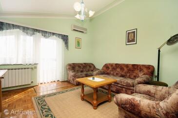 Lejligheder med pool egnet til familier med børn Kraj, Pasman - 334