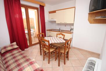 Apartments with terrace Novigrad, Istria