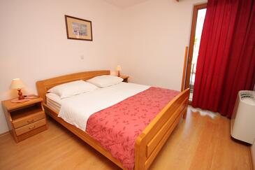 Apartments with terrace Novigrad, Istria