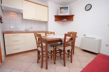 Apartments with terrace Novigrad, Istria