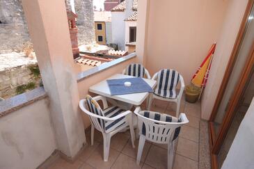 Apartments with terrace Novigrad, Istria