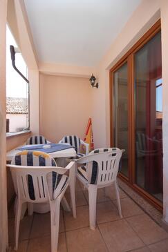 Apartments with terrace Novigrad, Istria