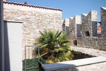 Apartments with terrace Novigrad, Istria