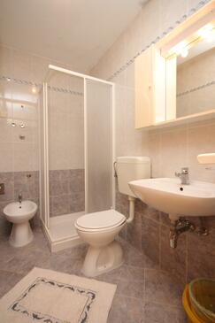 Apartments with terrace Novigrad, Istria