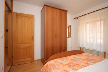 Apartments with terrace Novigrad, Istria