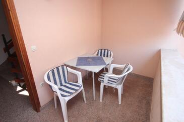 Apartments with terrace Novigrad, Istria