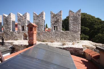 Apartments with terrace Novigrad, Istria