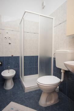 Apartments with terrace Novigrad, Istria