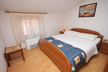 Apartments with terrace Novigrad, Istria