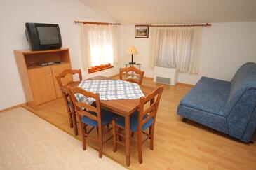 Apartments with terrace Novigrad, Istria