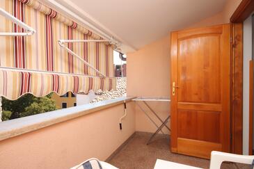 Apartments with terrace Novigrad, Istria