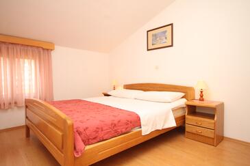 Apartments with terrace Novigrad, Istria