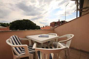 Apartments with terrace Novigrad, Istria