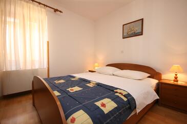 Apartments with terrace Novigrad, Istria