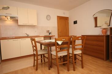 Apartments with terrace Novigrad, Istria