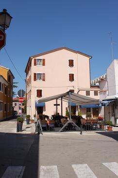 Apartments with terrace Novigrad, Istria