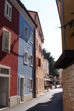 Apartments with terrace Novigrad, Istria
