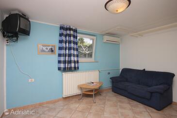Apartments with swimming pool Umag - 3358