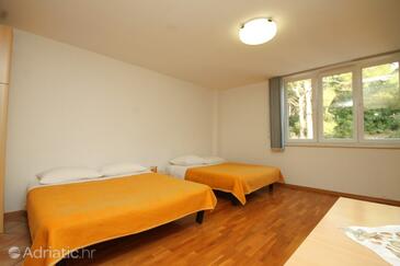 Apartmani s parkingom Pula - 3378