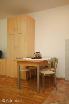 Apartmani s parkingom Pula - 3378