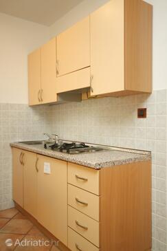 Apartmani s parkingom Pula - 3378