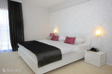 Zimmer mit Pool Zecevo Rtic, Rogoznica - 3388