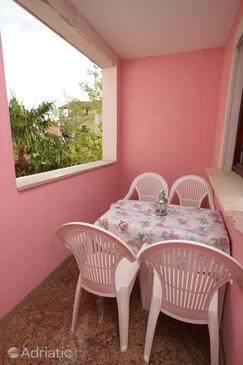 Family-friendly apartments with swimming pool Rovinj - 3394