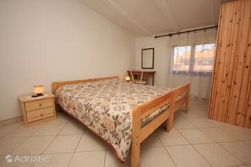 Family-friendly apartments with swimming pool Rovinj - 3394