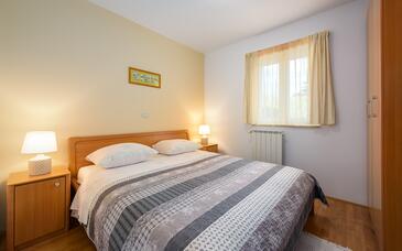 Apartmaji z bazenom za družine z otroci Bašanija, Umag - 3402