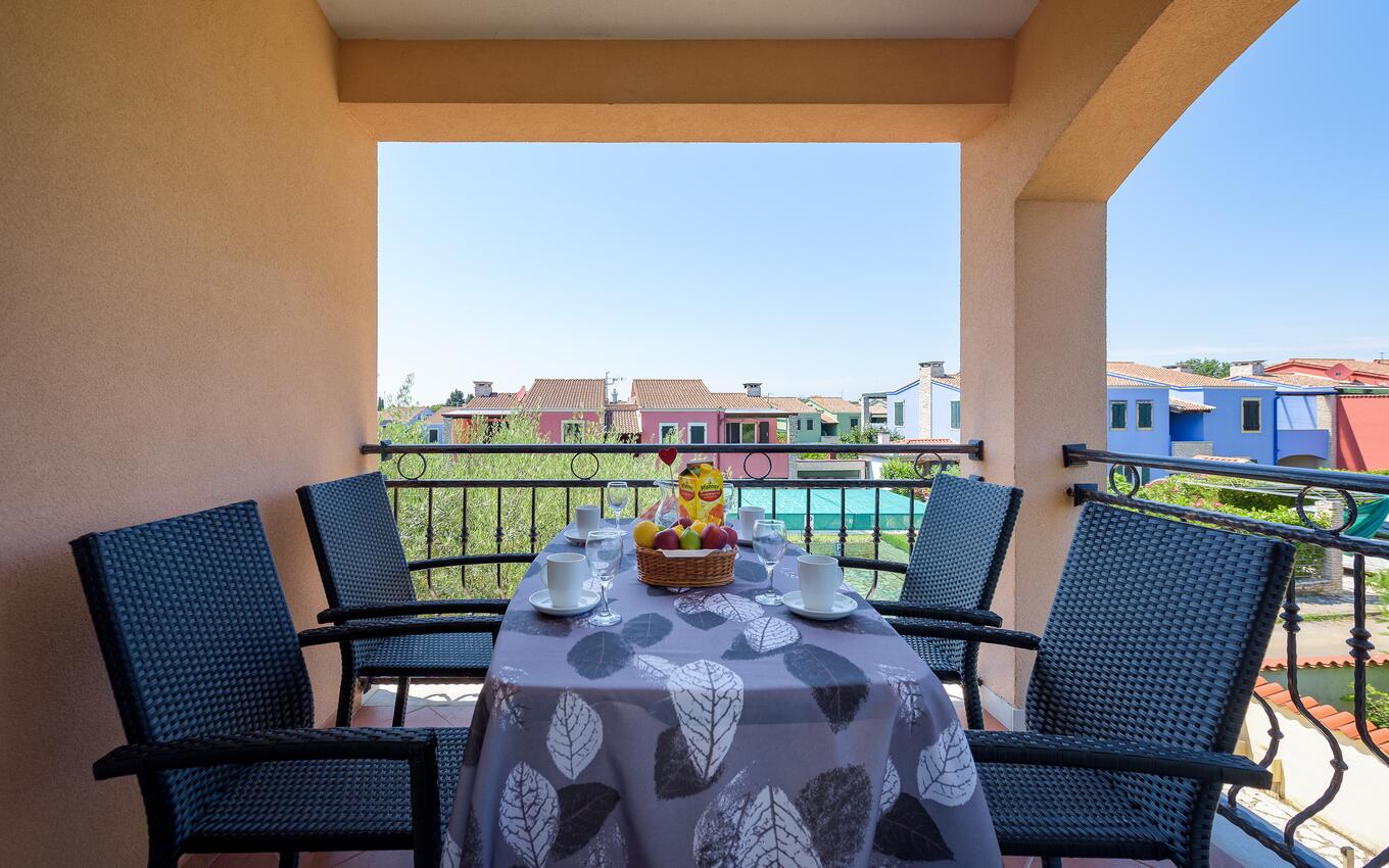 Family-friendly apartments with swimming pool Bašanija, Umag - 3402