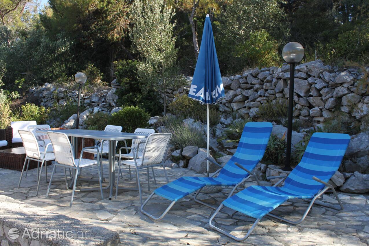 Courtyard - Apartments by the sea Mali Lošinj, Lošinj