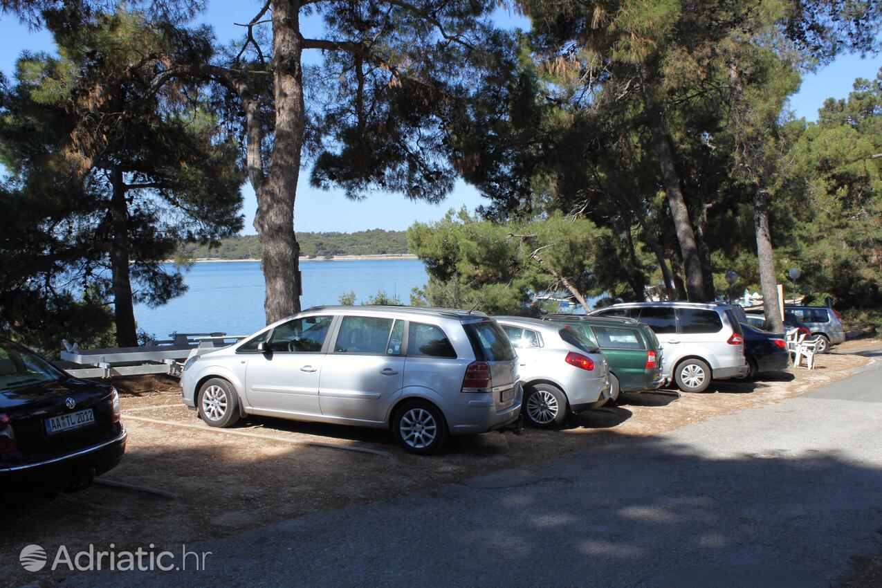 Parking lot - Apartments by the sea Mali Lošinj, Lošinj