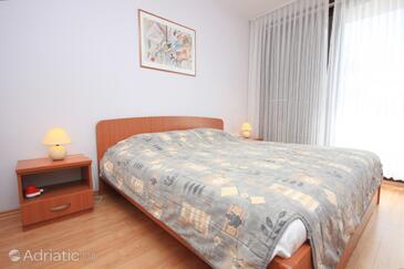 Apartmány s parkovištěm Cres - 3446