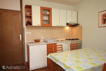 Apartmány s parkovištěm Cres - 3446