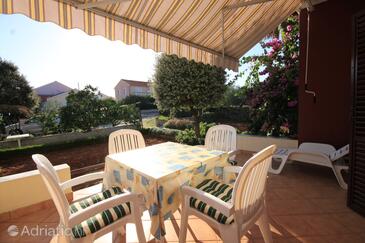 Apartments by the sea Ugljan - 348