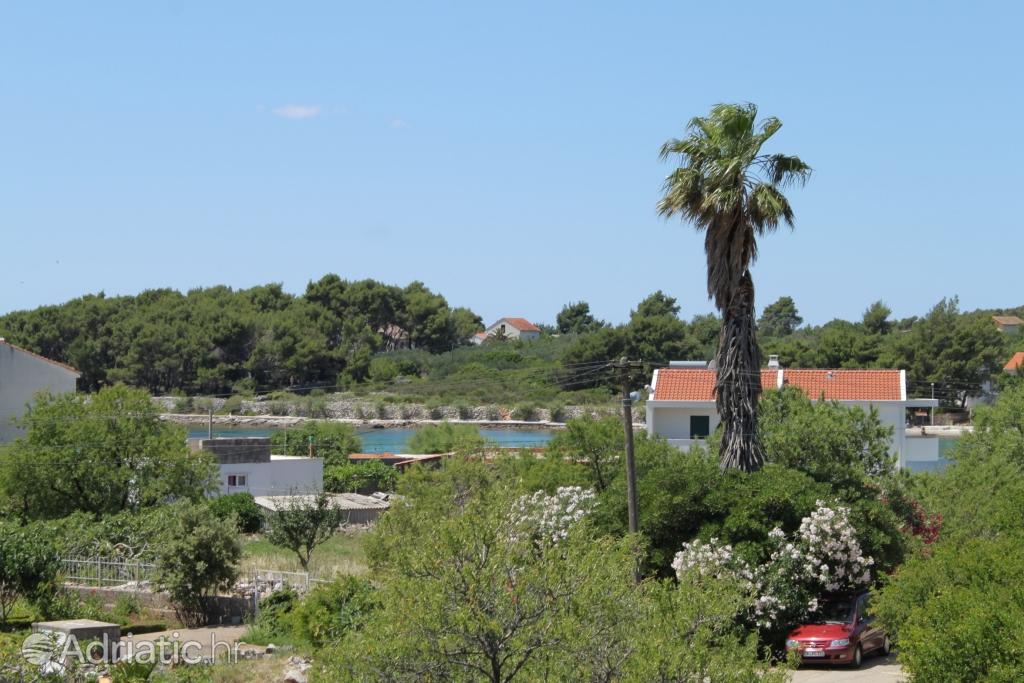 A-3589-a - Private accommodation - Apartments by the sea Sućuraj, Hvar