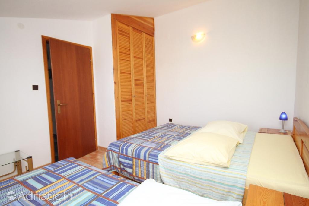 A-3589-a - Private accommodation - Apartments by the sea Sućuraj, Hvar