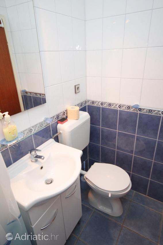 A-3589-b - Private accommodation - Apartments by the sea Sućuraj, Hvar