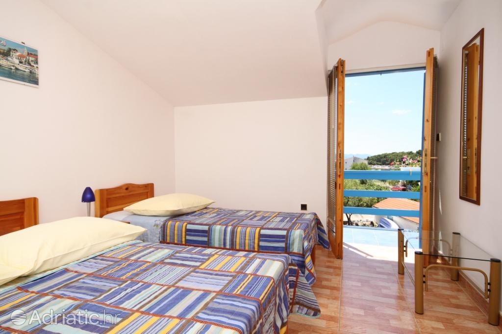 A-3589-b - Private accommodation - Apartments by the sea Sućuraj, Hvar