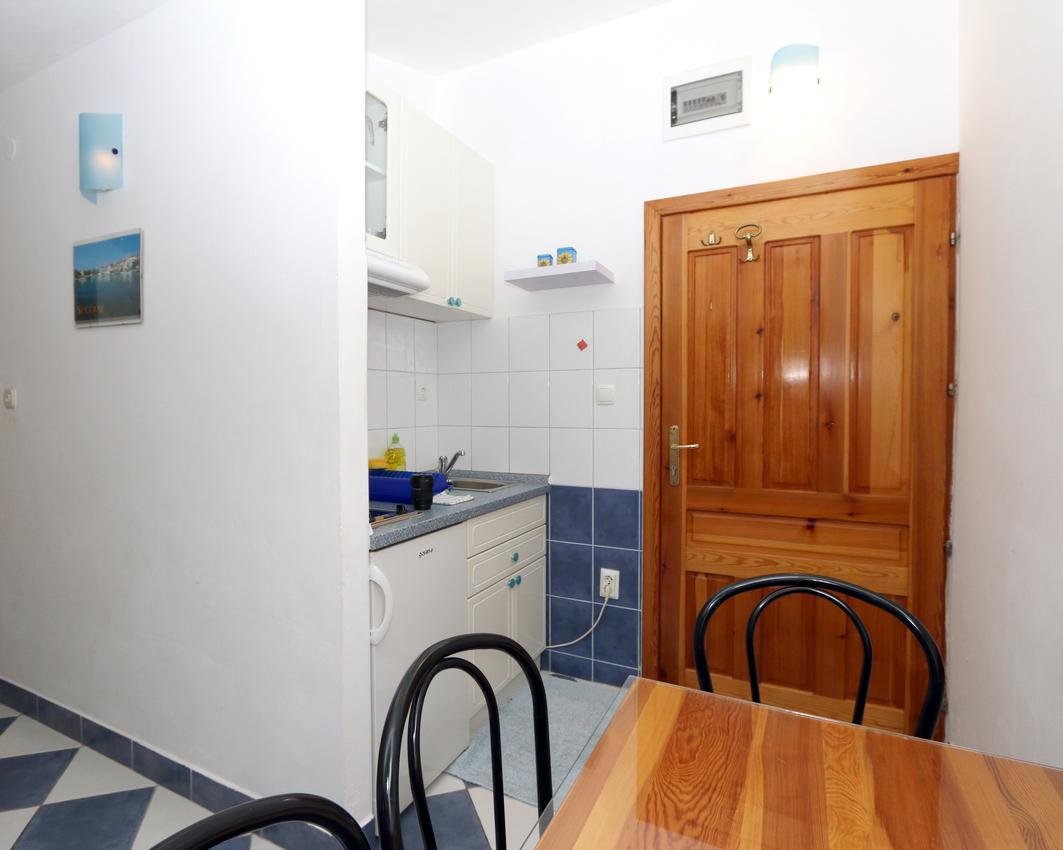 A-3589-c - Private accommodation - Apartments by the sea Sućuraj, Hvar