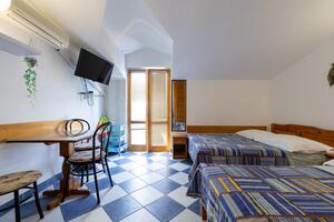 Studio flat Sućuraj, Hvar (AS-3589-k(