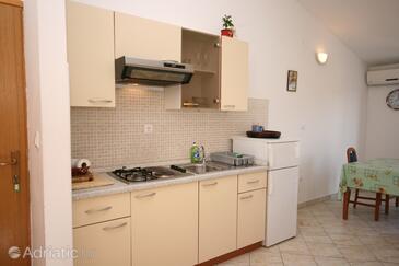 Apartments with parking space Hvar - 4006