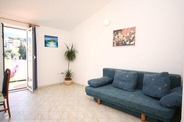 Apartments with parking space Hvar - 4006