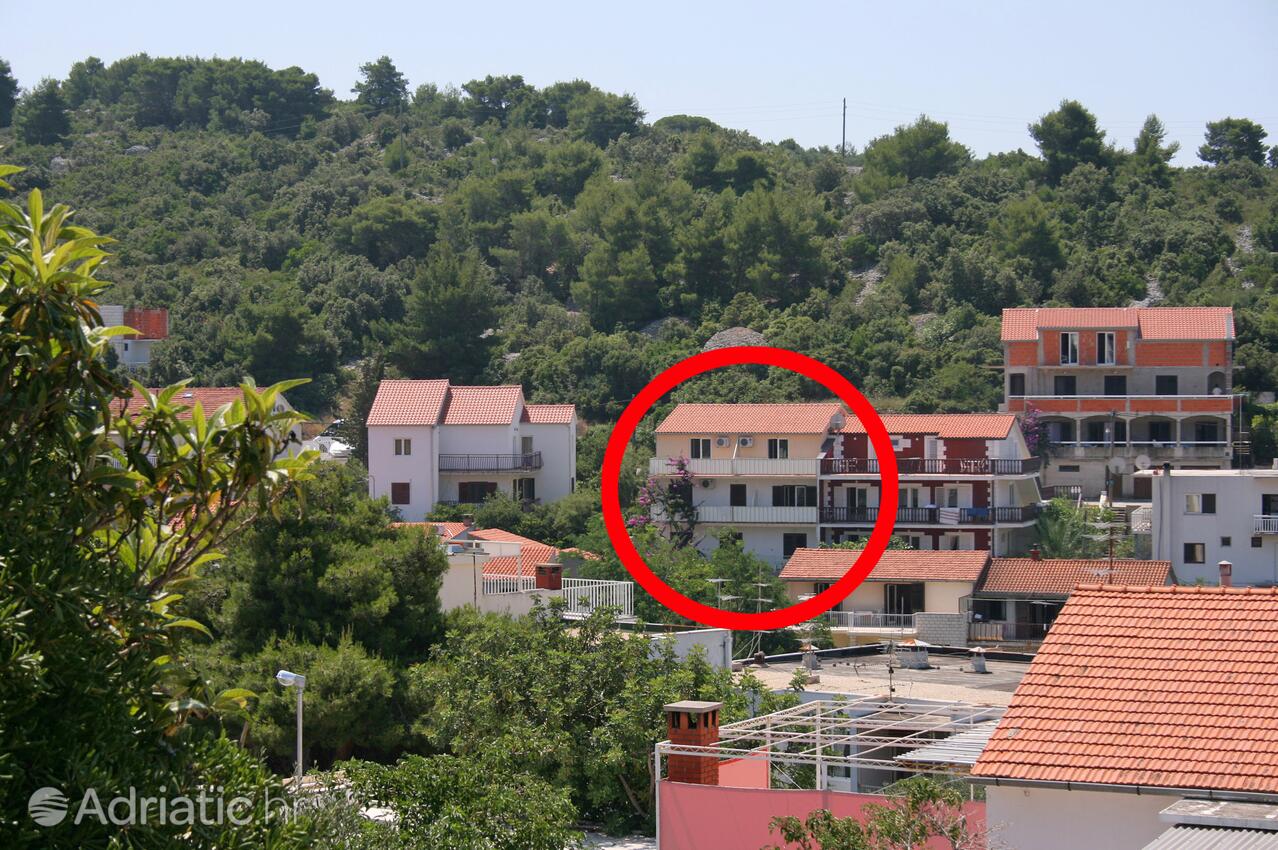 Apartments with parking space Hvar - 4006