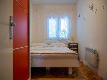 Apartments with parking space Jelsa, Hvar - 4019