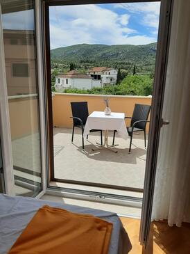 Apartmaji in sobe s parkingom Jelsa, Hvar - 4028