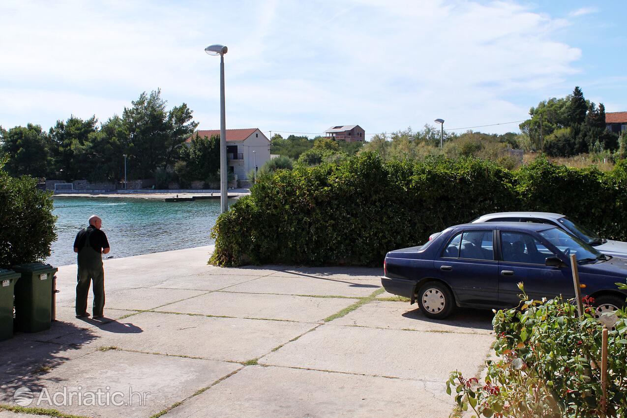 Parkoviště - Apartmány a pokoje u moře Sućuraj, Hvar