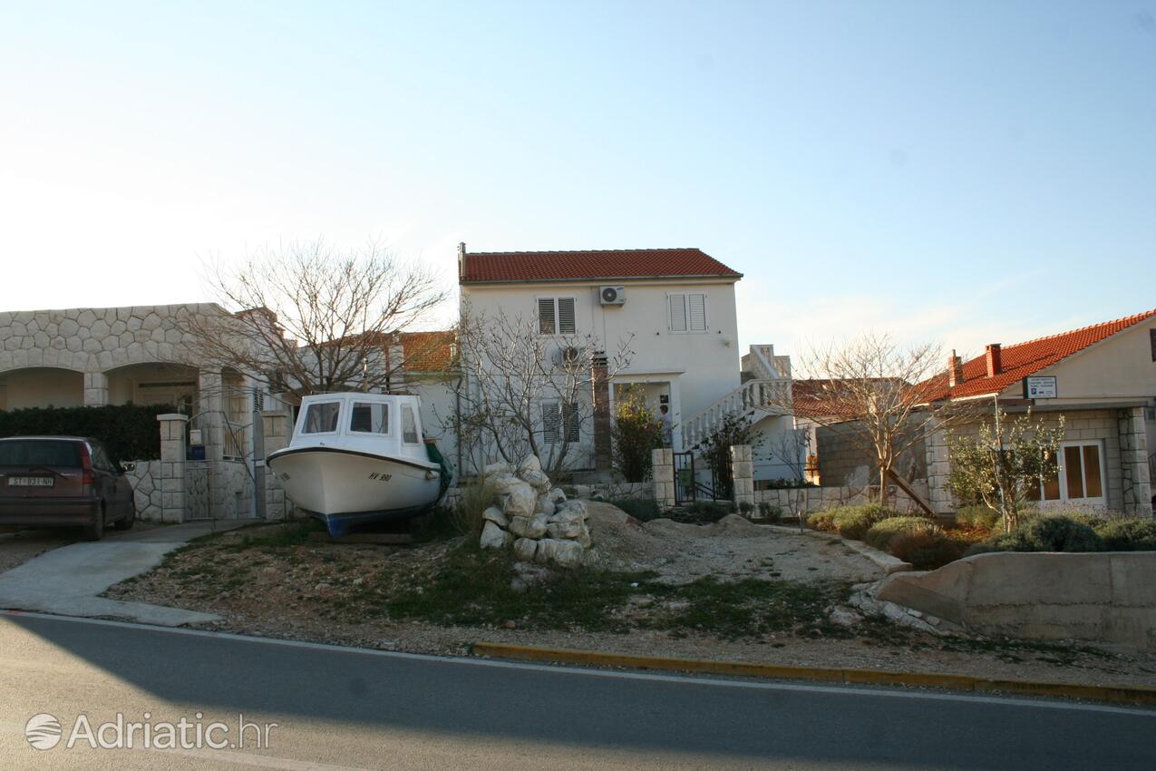 Apartments with parking space Hvar - 4037
