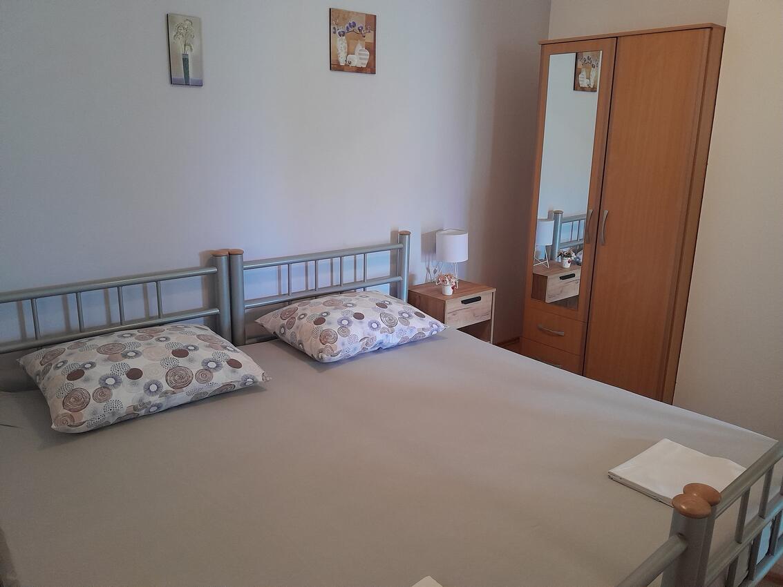 A-4043-a - Private accommodation - Apartments with a parking space Mudri Dolac, Hvar